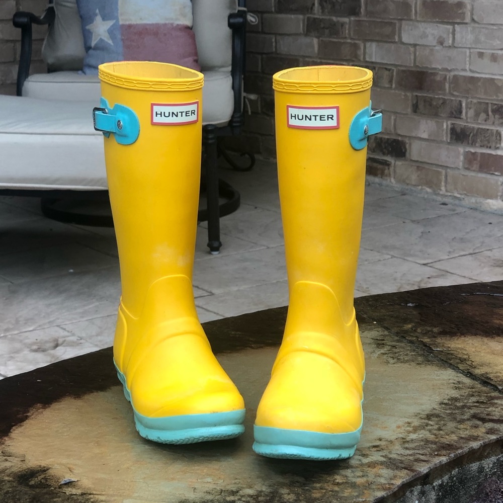 Hunter girls yellow rain boot size 3